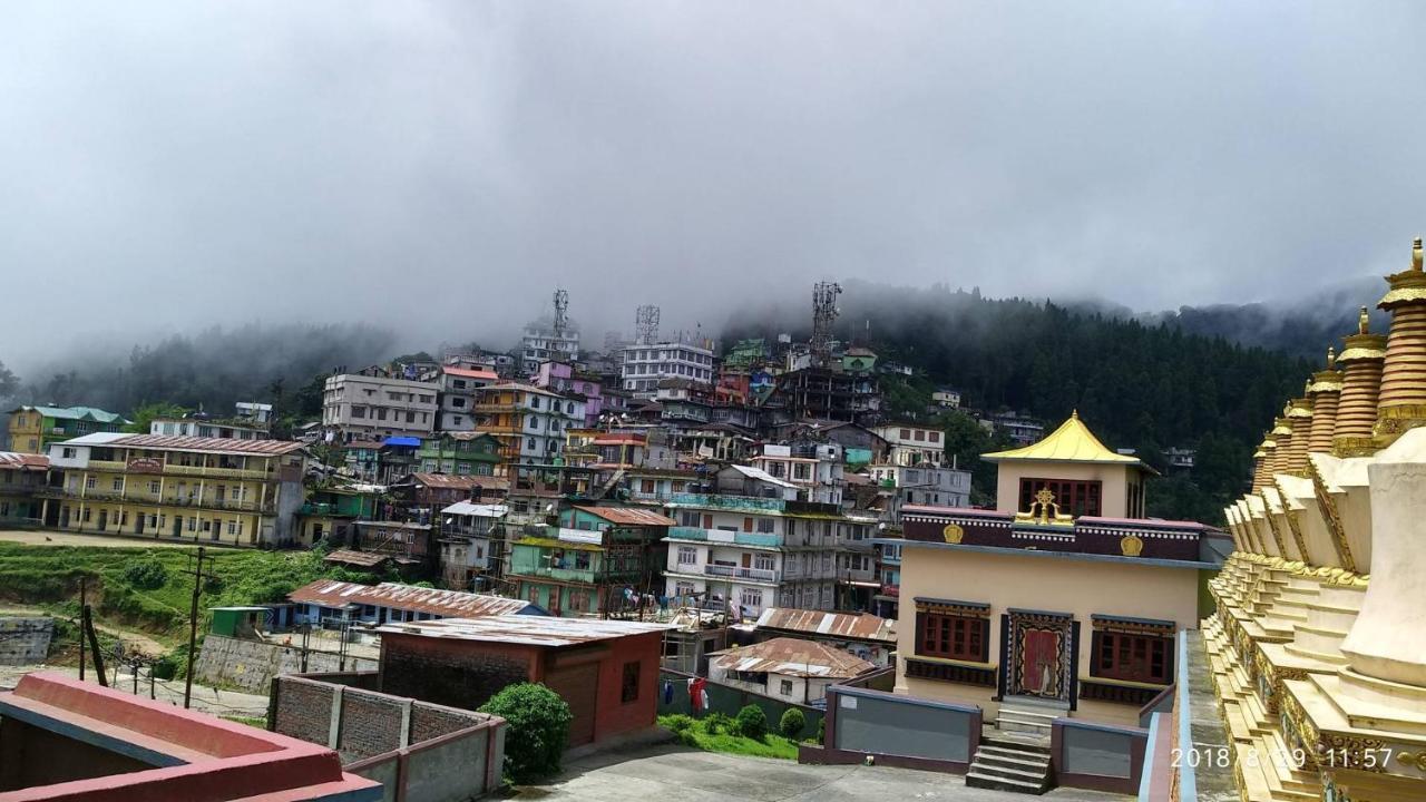 Tibet Homestay Rishop Buitenkant foto