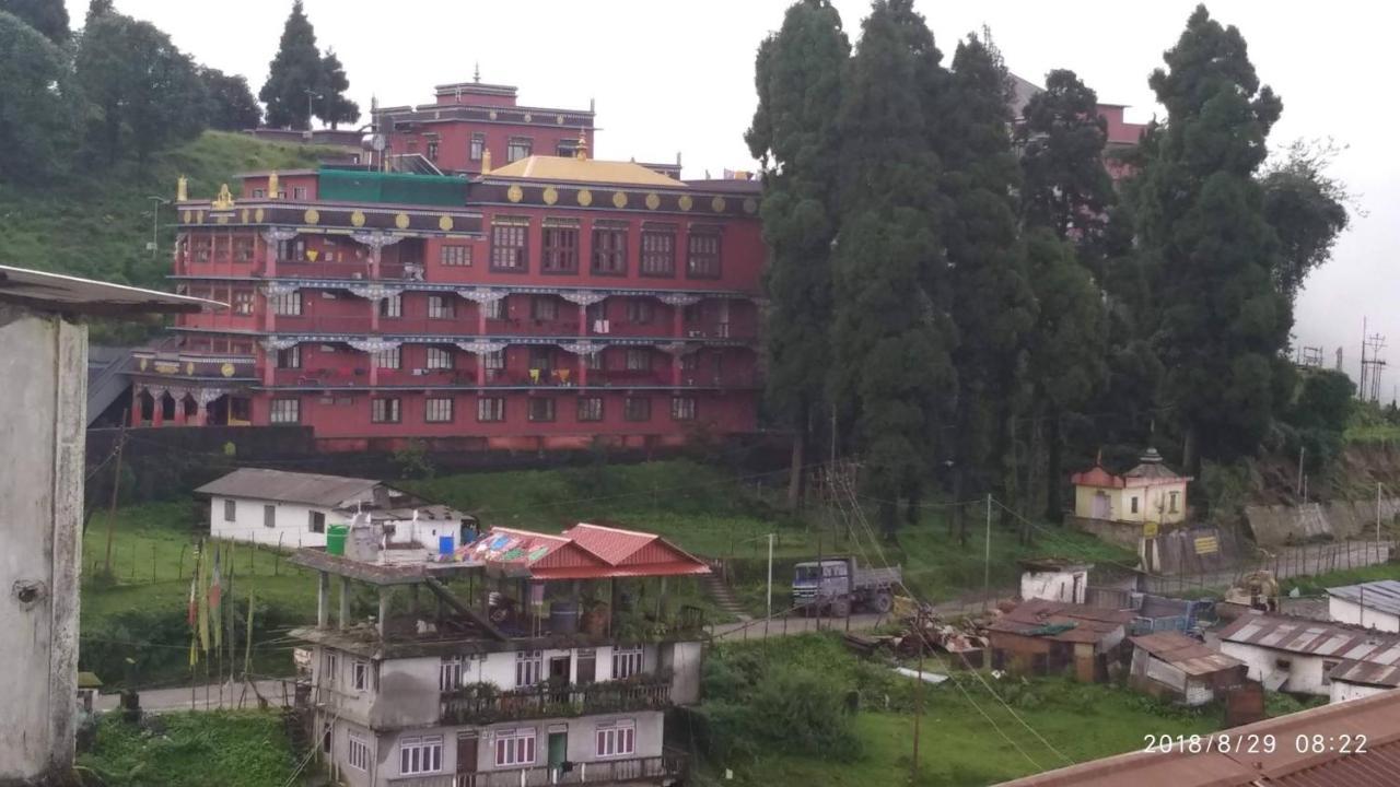 Tibet Homestay Rishop Buitenkant foto