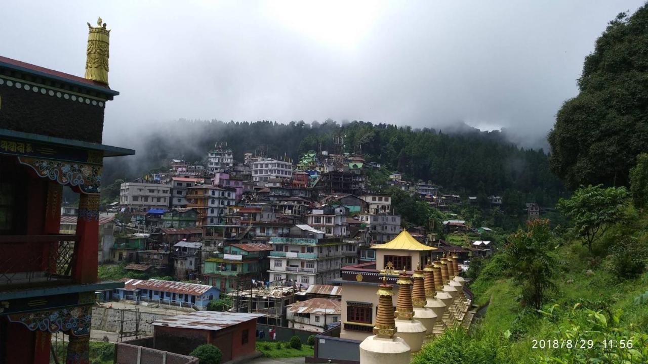 Tibet Homestay Rishop Buitenkant foto