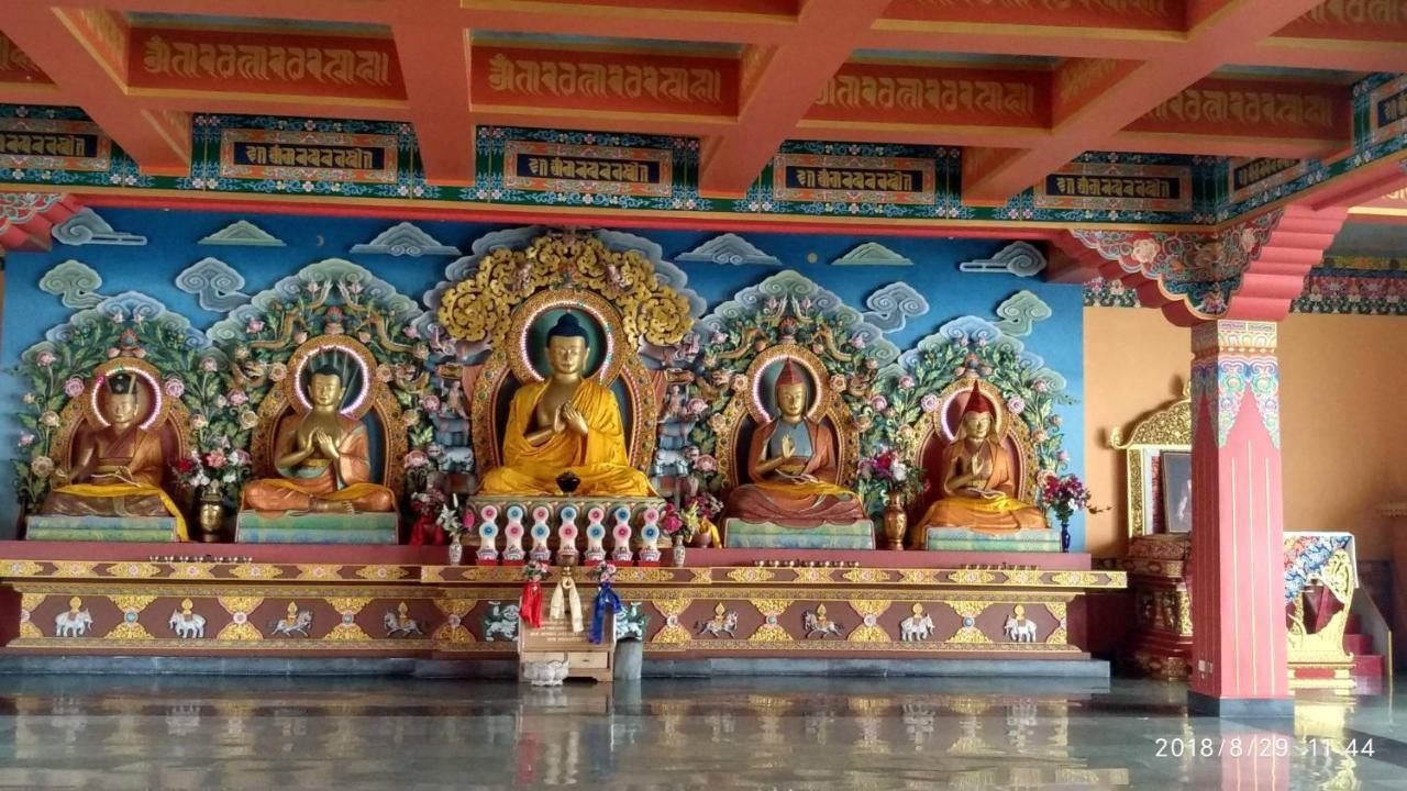 Tibet Homestay Rishop Buitenkant foto