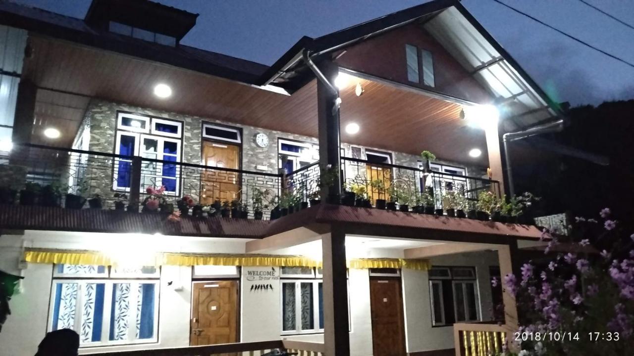 Tibet Homestay Rishop Buitenkant foto