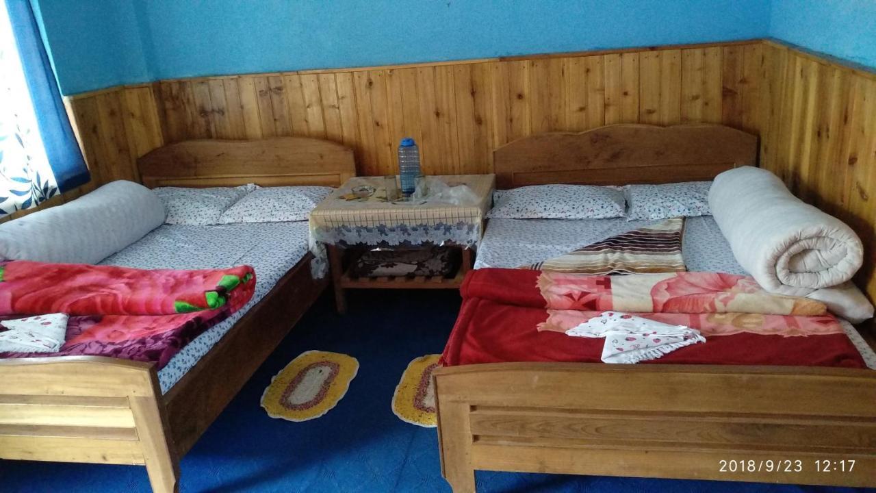 Tibet Homestay Rishop Buitenkant foto