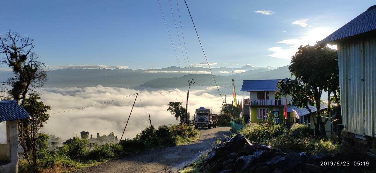 Tibet Homestay Rishop Buitenkant foto