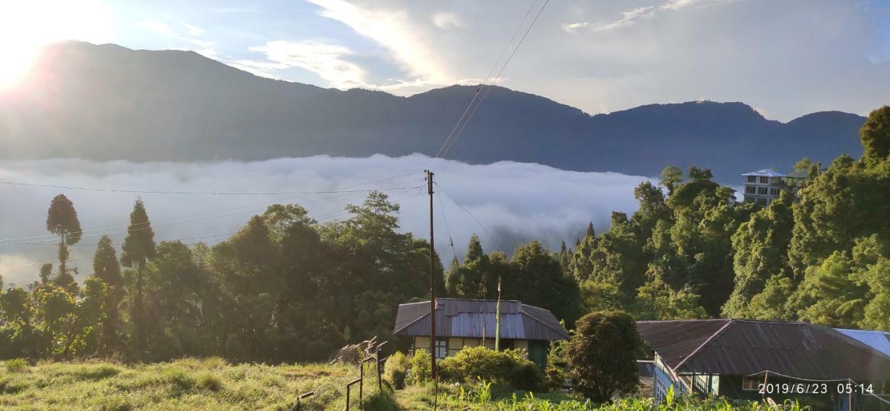 Tibet Homestay Rishop Buitenkant foto