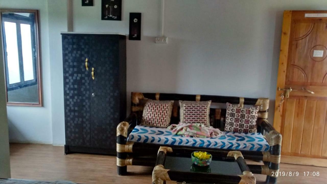 Tibet Homestay Rishop Buitenkant foto