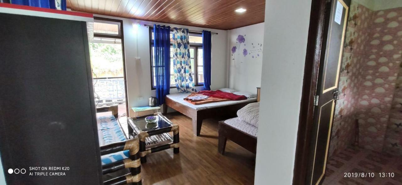 Tibet Homestay Rishop Buitenkant foto