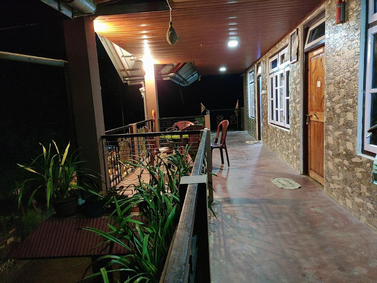 Tibet Homestay Rishop Buitenkant foto