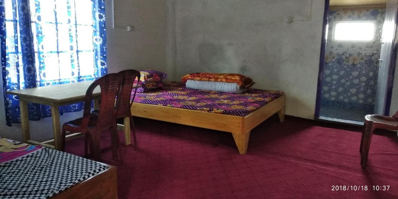 Tibet Homestay Rishop Buitenkant foto
